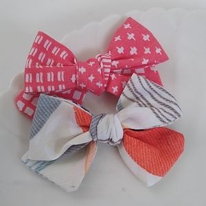 Dog Hair Bows - Set of 2 Bows for Pets with clip